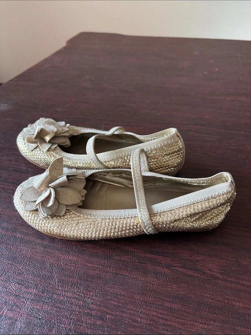 Stride Rite Glitter Gold Flower Mary Jane Flats